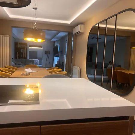Autokomanda Large Family Apartment *